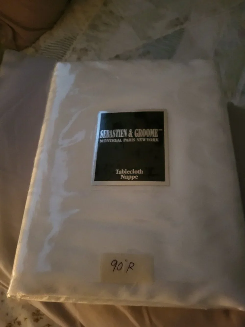 Sebastien & Groome White Damask Round Tablecloth 90” - NIP